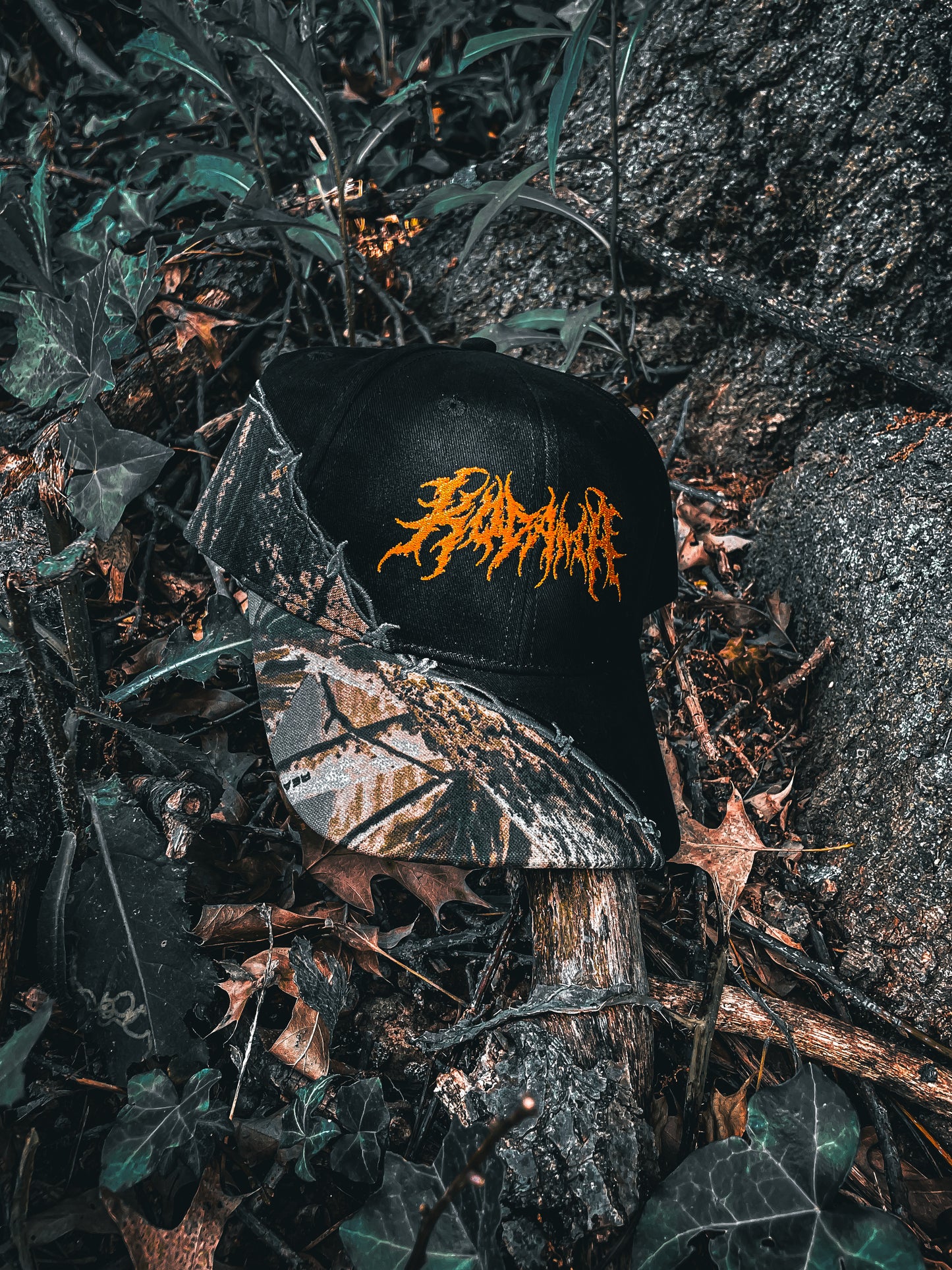 BARBED WIRE CAMO HAT